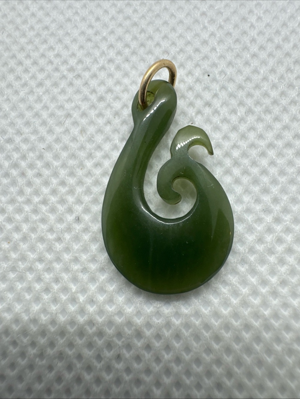 14k Yellow Gold Natural Nephrite Jade Fish Hook Koru Pendant Necklace Maori